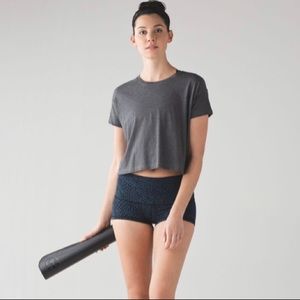 Lululemon Wunder Shorts 2” (Full on Lyon luxtreme)